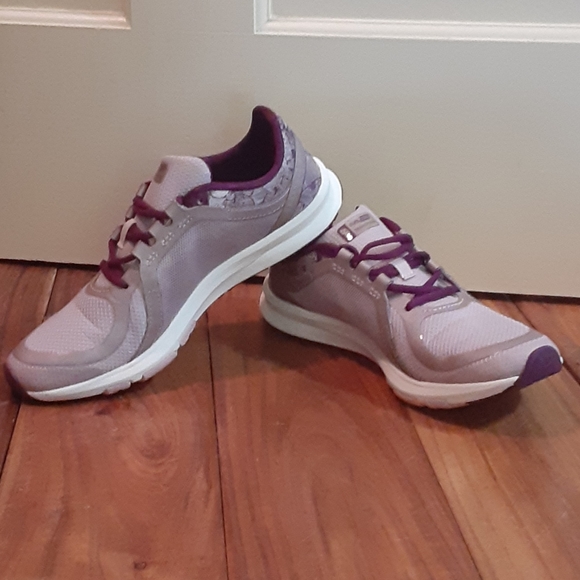 New Balance sneakers - Picture 4 of 5